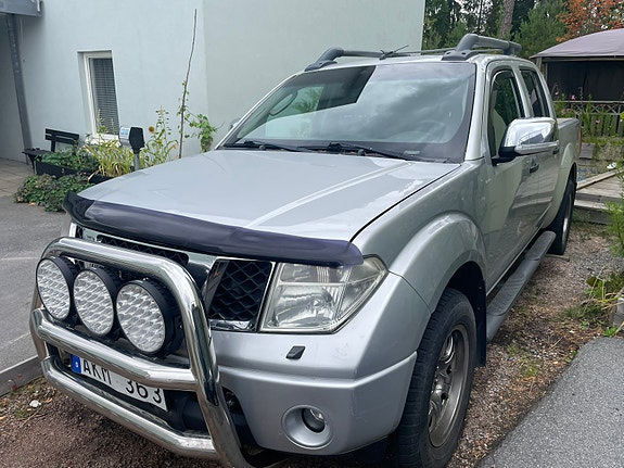 Nissan Navara 2 of 8
