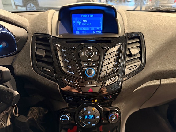 Ford Fiesta 12 of 21