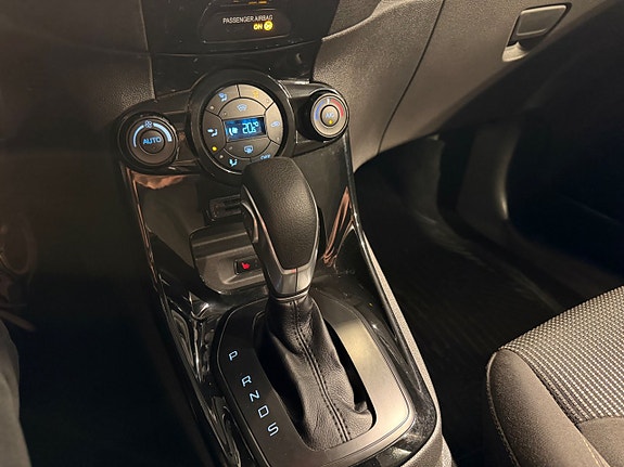Ford Fiesta 14 of 21