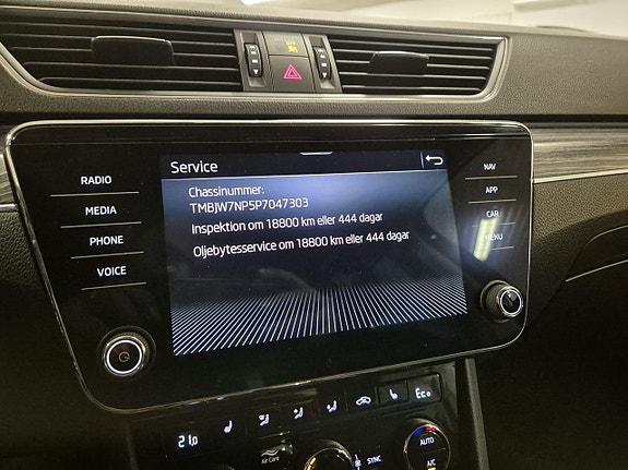 Skoda Superb 18 of 22