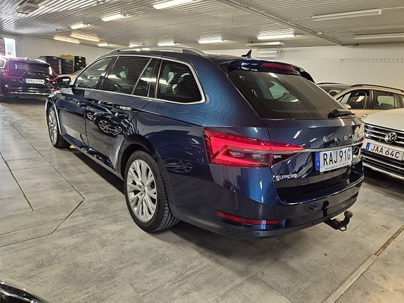 Skoda Superb 2 of 22
