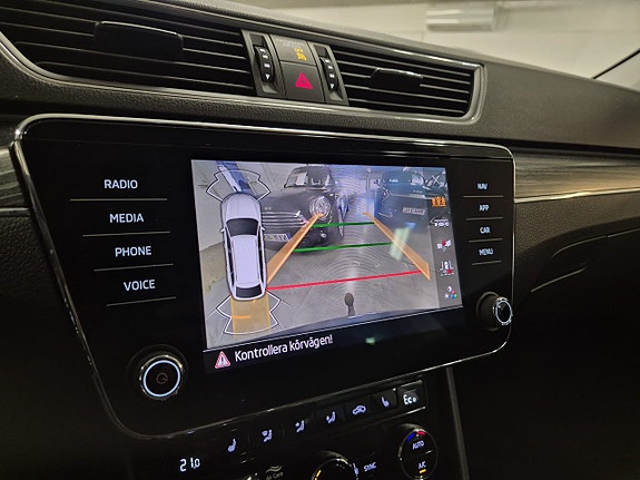 Skoda Superb 16 of 22