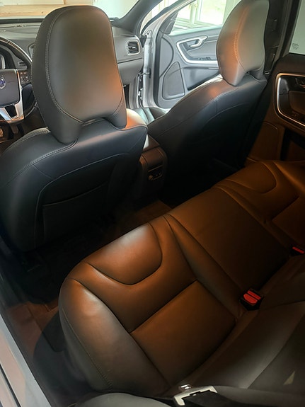 Volvo V60 Cross Country 6 of 8