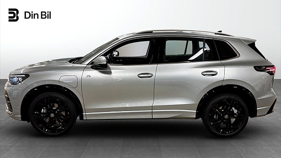 Volkswagen Tiguan 2 of 14