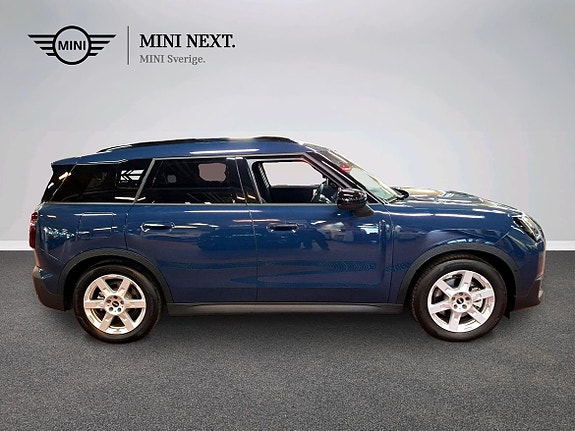 MINI Countryman SE 3 of 16