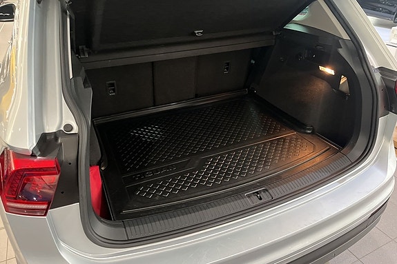 Volkswagen Tiguan 6 of 10