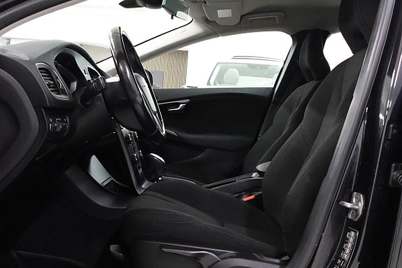 Volvo V40 4 of 11