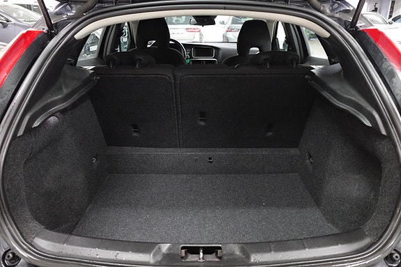 Volvo V40 9 of 11