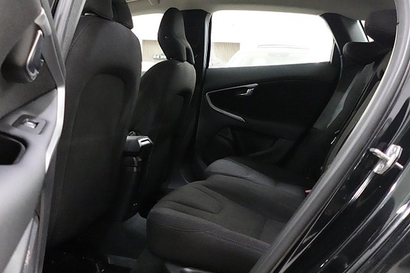 Volvo V40 5 of 11