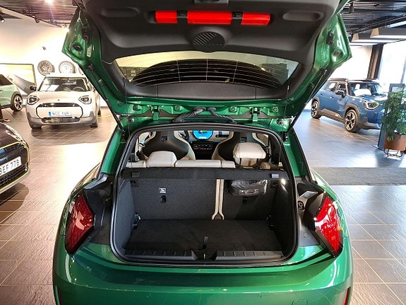 MINI Cooper SE 10 of 16