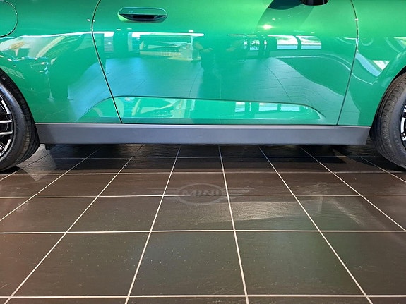 MINI Cooper SE 16 of 16