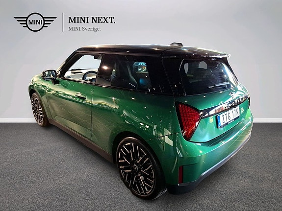 MINI Cooper SE 4 of 16