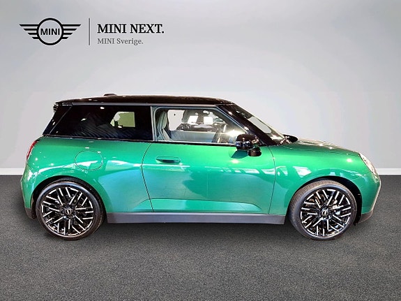MINI Cooper SE 3 of 16
