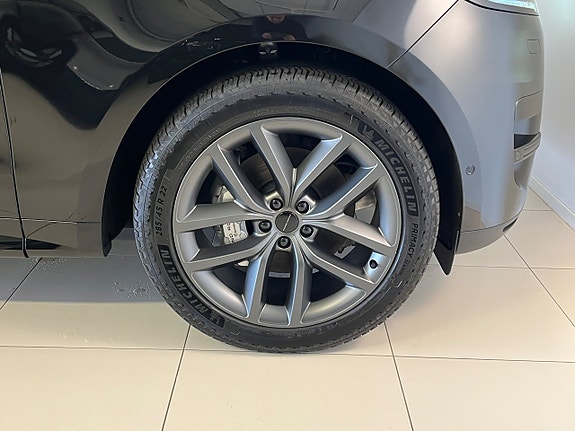 Land Rover Range Rover Sport 13 of 13