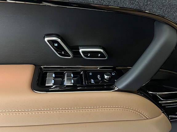 Land Rover Range Rover Sport 10 of 13