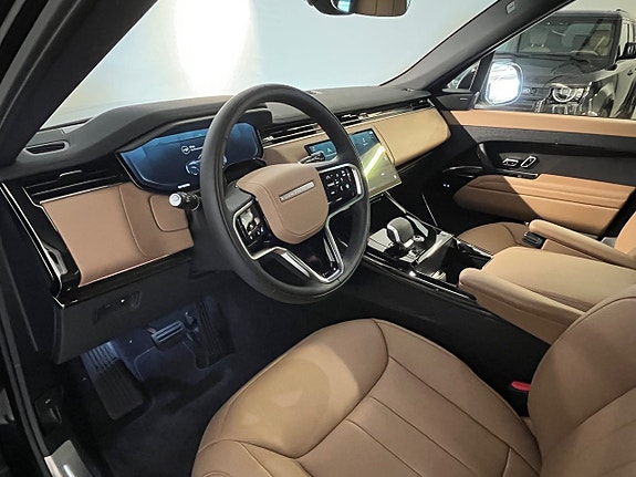 Land Rover Range Rover Sport 8 of 13