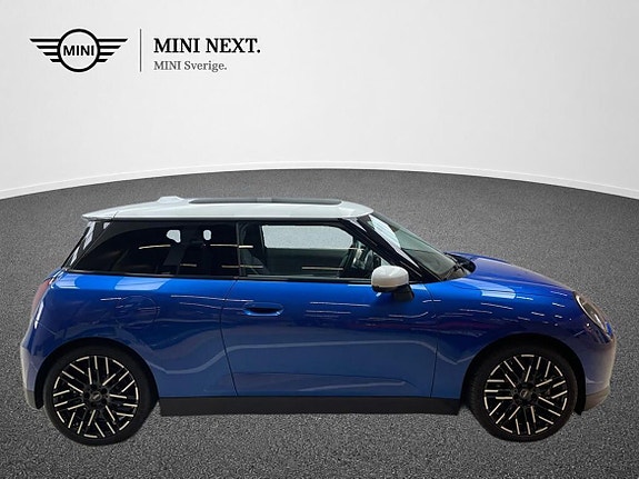 MINI Cooper SE 3 of 15