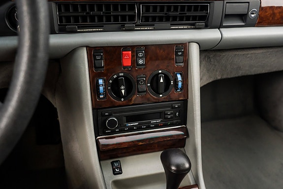 Mercedes-Benz 300 SE 14 of 22
