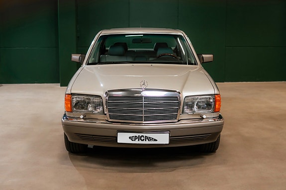 Mercedes-Benz 300 SE 7 of 22