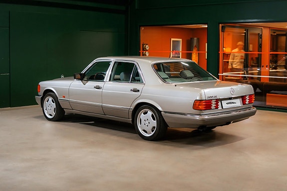 Mercedes-Benz 300 SE 3 of 22
