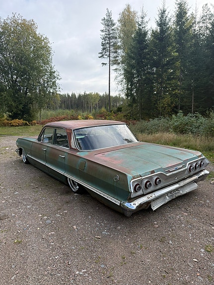 Chevrolet Impala 4 of 8