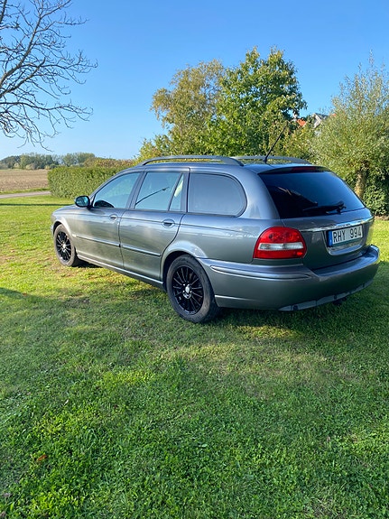 Jaguar X-TYPE 2 of 8