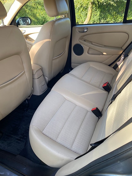 Jaguar X-TYPE 4 of 8