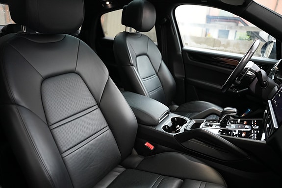 Porsche Cayenne Coupe 6 of 10