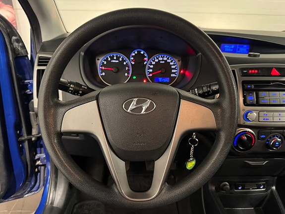 Hyundai i20 8 of 13