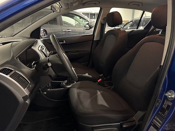 Hyundai i20 10 of 13