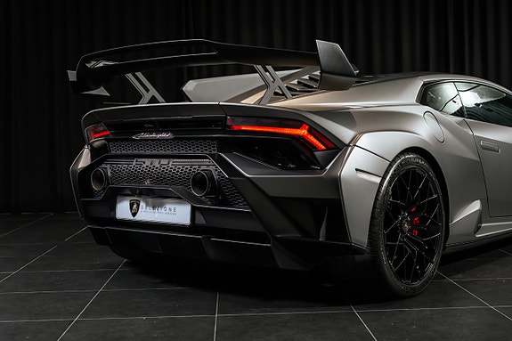Lamborghini Huracan 12 of 22