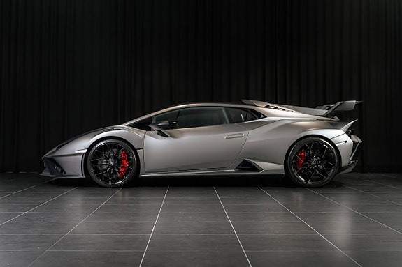 Lamborghini Huracan 2 of 22