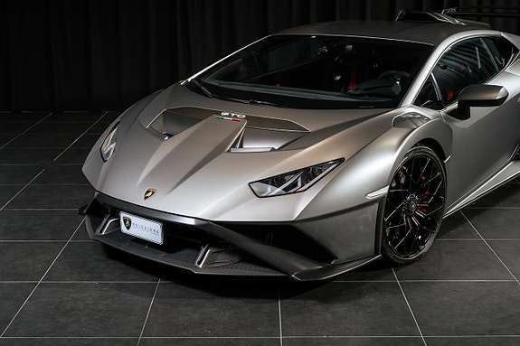 Lamborghini Huracan 7 of 22