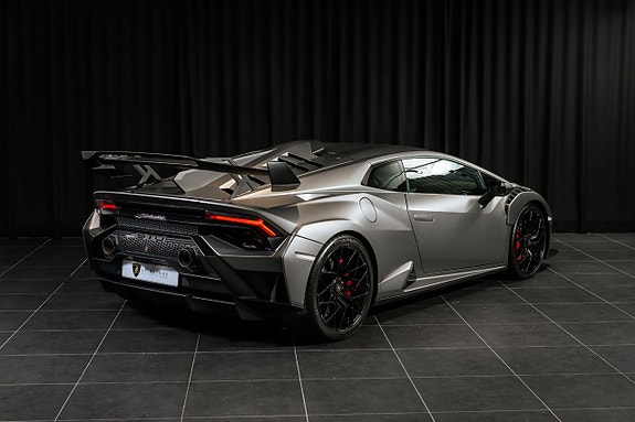 Lamborghini Huracan 3 of 22