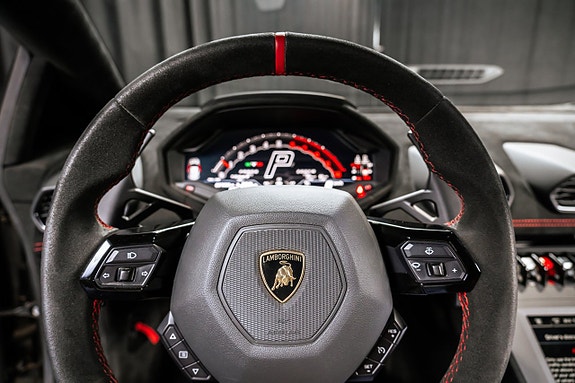 Lamborghini Huracan 15 of 22