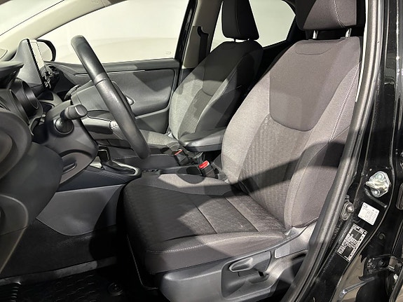 Toyota Yaris 5 of 16
