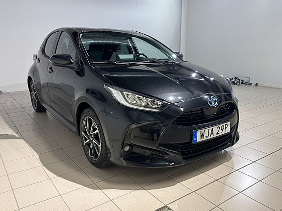 Toyota Yaris 16 of 16