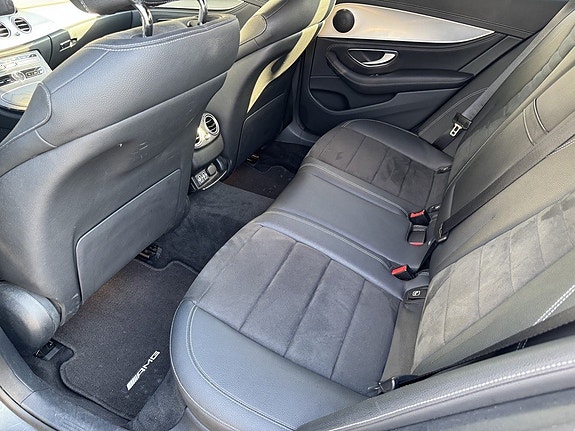 Mercedes-Benz E300 de 8 of 13