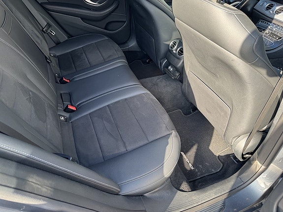 Mercedes-Benz E300 de 7 of 13