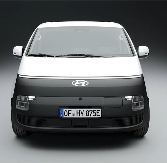 Hyundai Staria 2 of 8