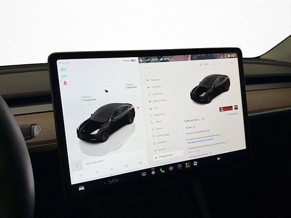 Tesla Model Y 22 of 30