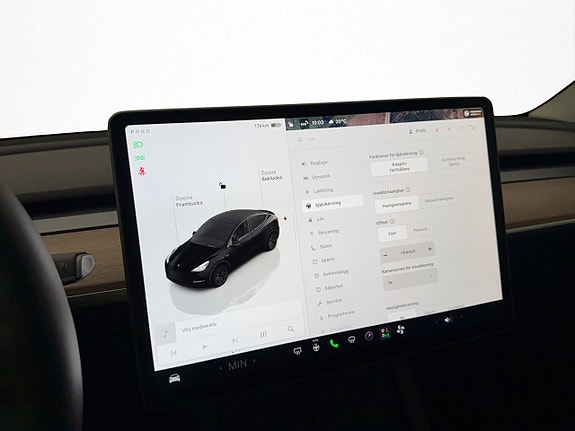 Tesla Model Y 27 of 30
