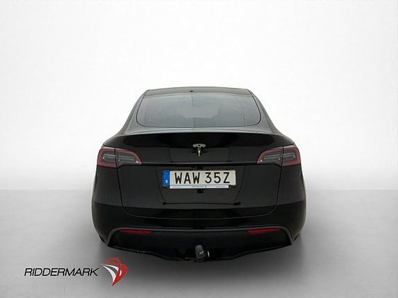 Tesla Model Y 8 of 30