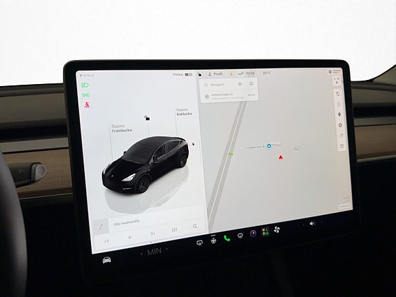 Tesla Model Y 26 of 30