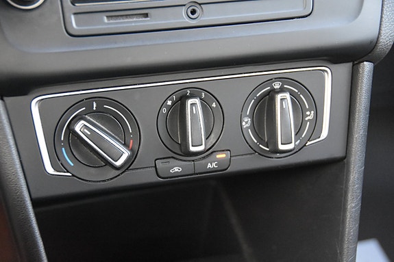 Volkswagen Polo 13 of 14