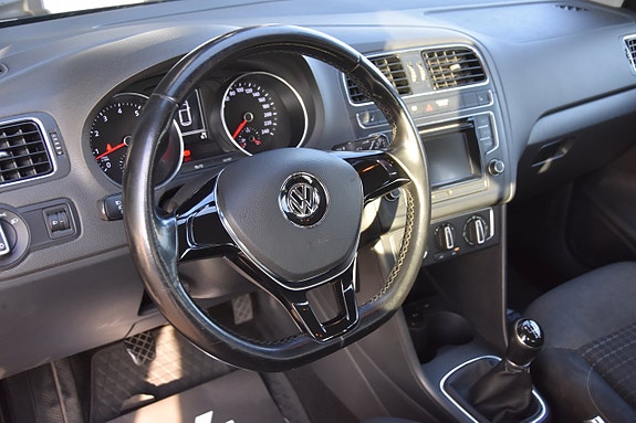Volkswagen Polo 10 of 14