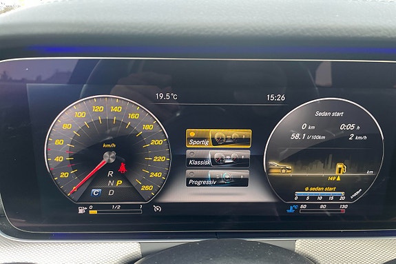 Mercedes-Benz E 220 d 22 of 27