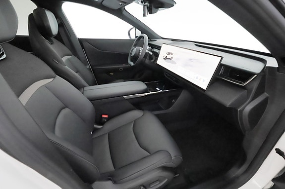 Mazda CX-6e 14 of 30