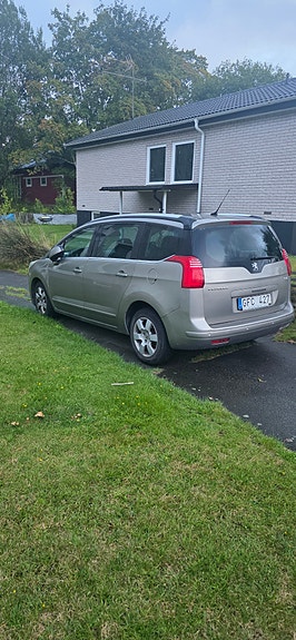 Peugeot 5008 3 of 6
