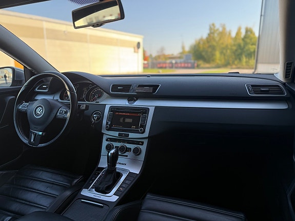Volkswagen Passat Alltrack 11 of 14